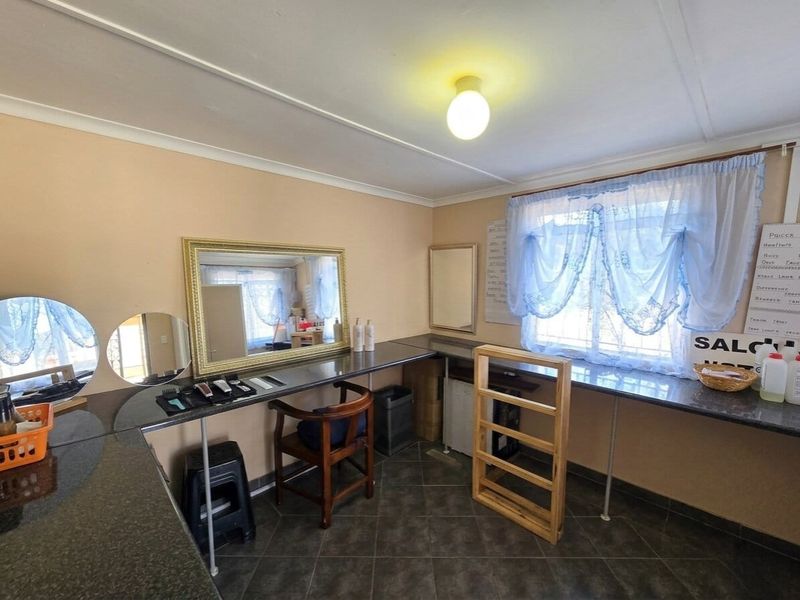 Well-Kept Family Home in Glenhills, Stanger - Photo 8