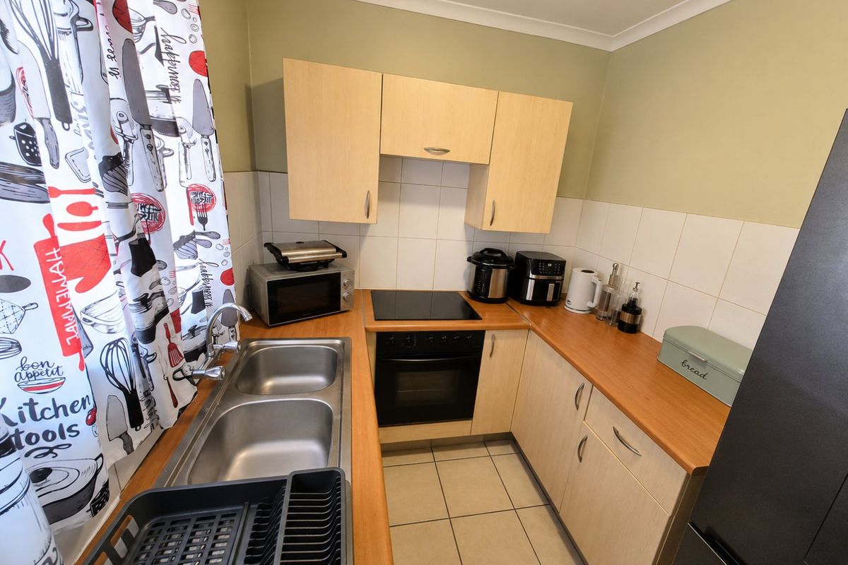 Modern One-Bedroom Flat in Silverlakes – Perfect for Young Professionals - Avail 1 June - Photo 5