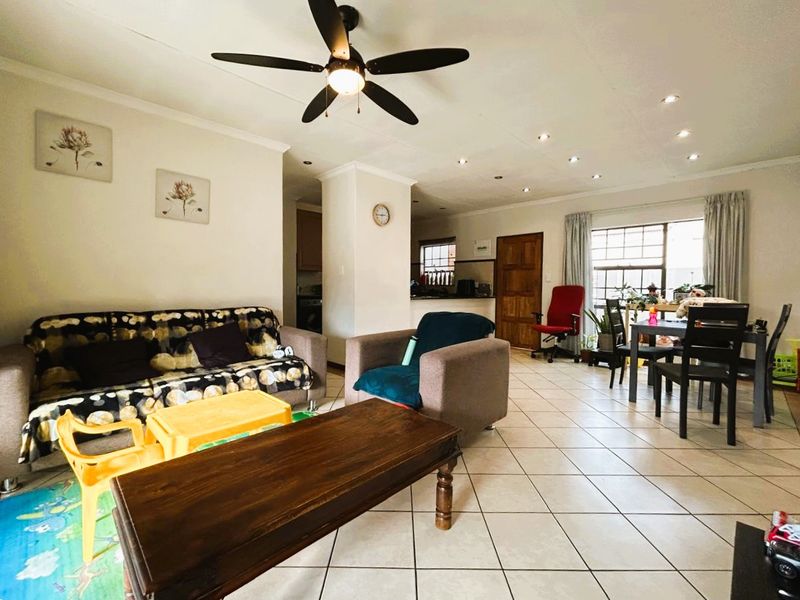 2 Bed 2 Bath simplex unit for sale in Eco Park Estate - Photo 4