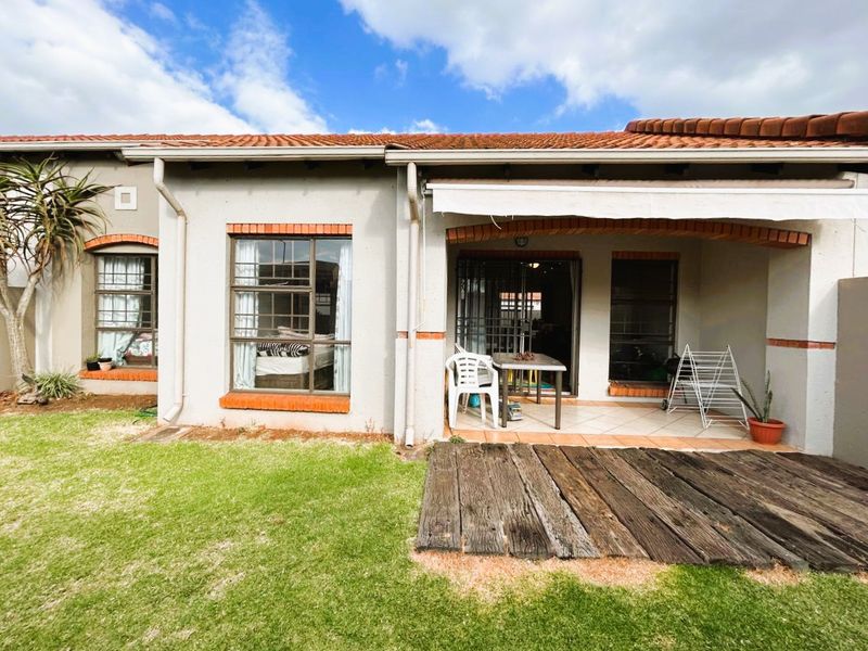 2 Bed 2 Bath simplex unit for sale in Eco Park Estate - Photo 1