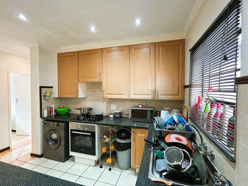 2 Bed 2 Bath simplex unit for sale in Eco Park Estate - Photo 8