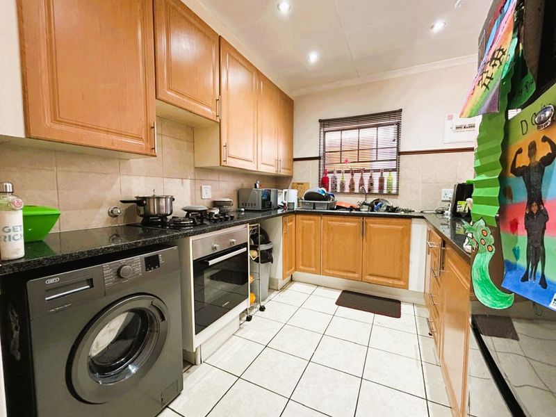 2 Bed 2 Bath simplex unit for sale in Eco Park Estate - Photo 6