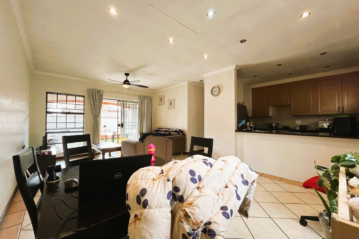 2 Bed 2 Bath simplex unit for sale in Eco Park Estate - Photo 3