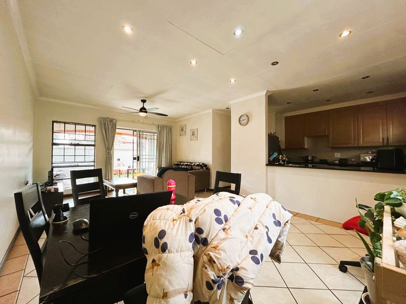 2 Bed 2 Bath simplex unit for sale in Eco Park Estate - Photo 3