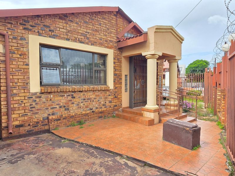 Income-Producing Opportunity with Exceptional Potential - Photo 1