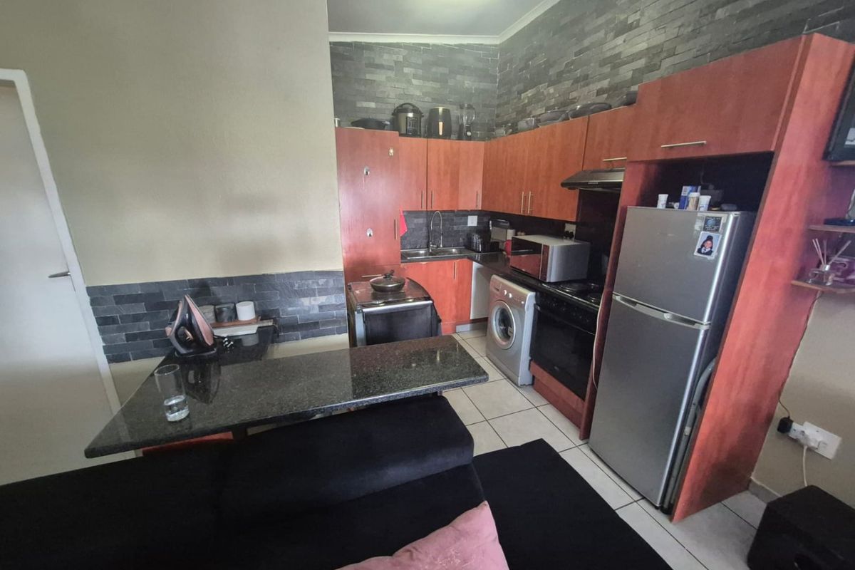 3 bedroom home in secure residential village - Photo 5