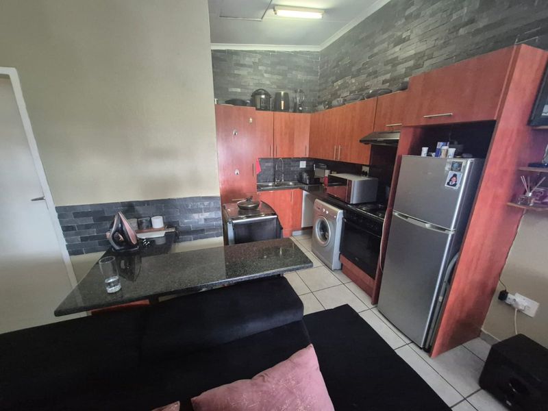 3 bedroom home in secure residential village - Photo 5