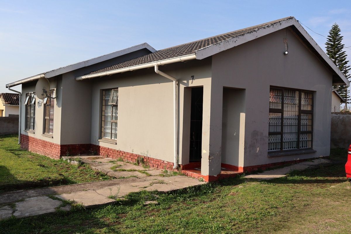 Neat & Secure 3-Bedroom Home To Rent in Bisho - Photo 3