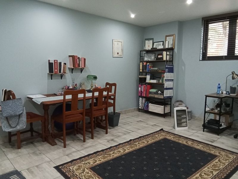 Spacious Family Living with Endless Potential! - Photo 7