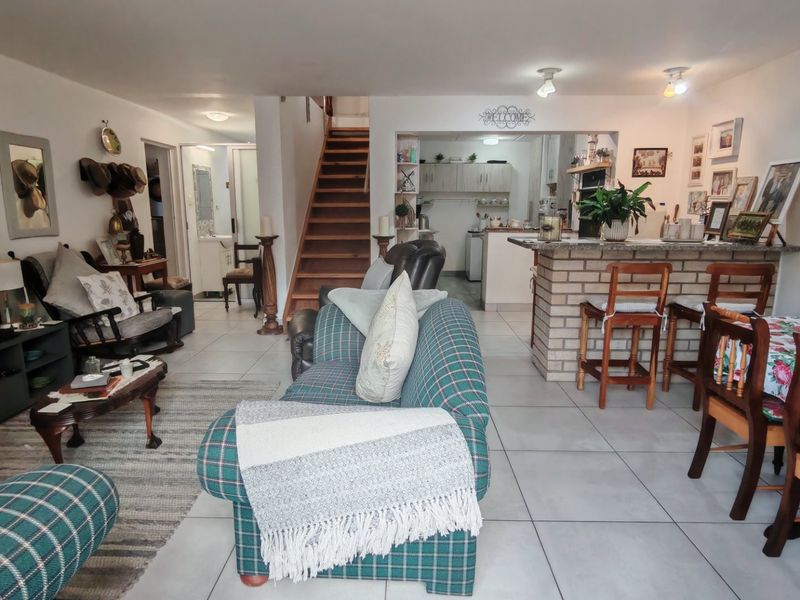 Excellent 3-bedroom in prime location close to beach. - Photo 4