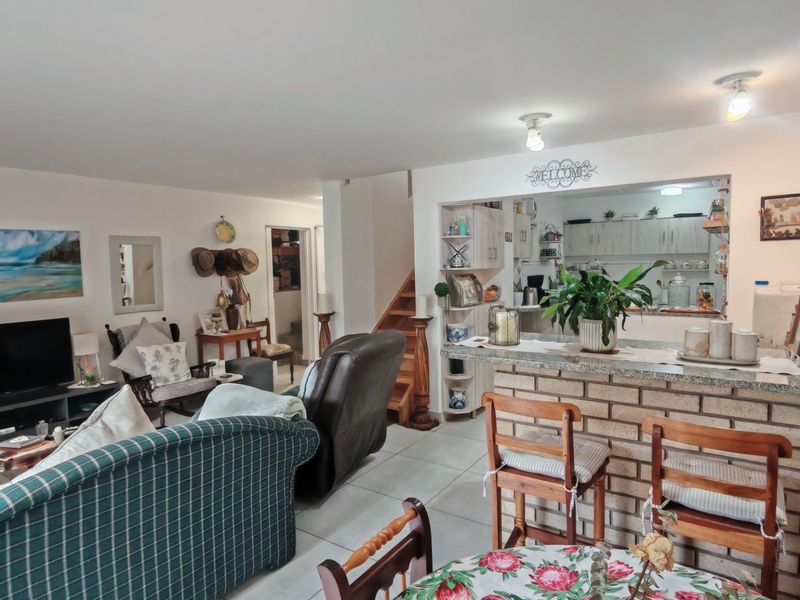 Excellent 3-bedroom in prime location close to beach. - Photo 7