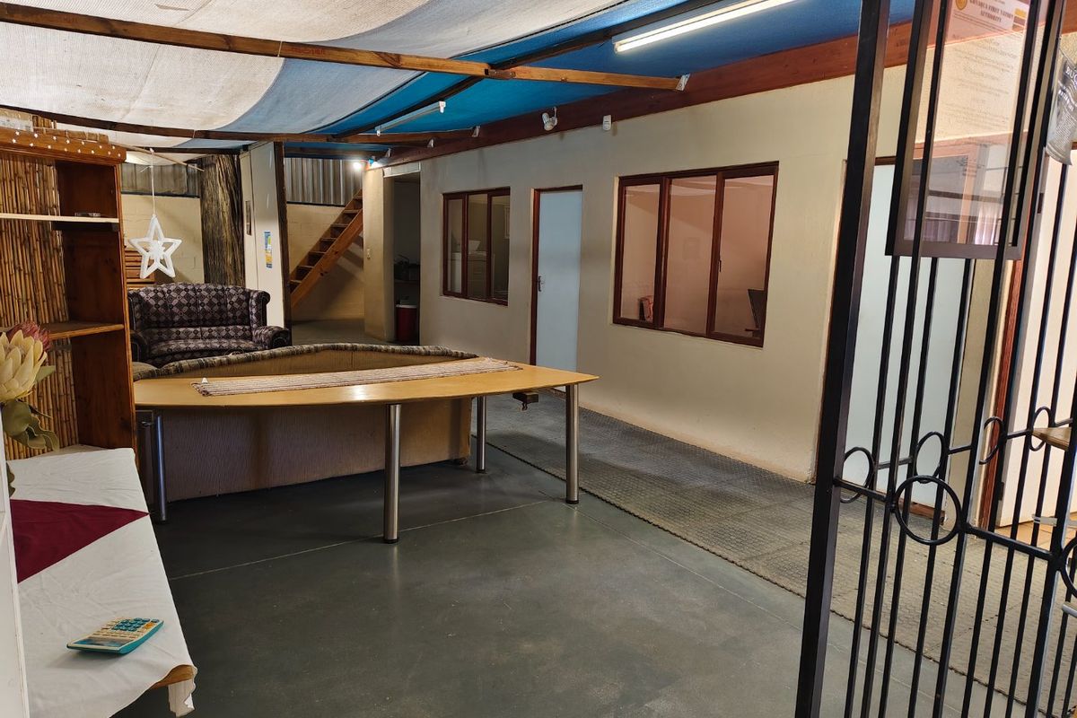 Office space on an active farm in the Paarl Rural area east of the centre of the town  - Photo 3