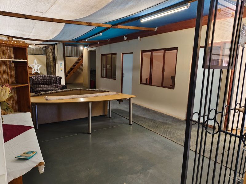 Office space on an active farm in the Paarl Rural area east of the centre of the town  - Photo 3