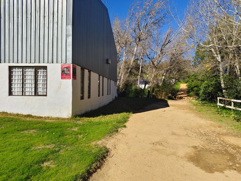 Office space on an active farm in the Paarl Rural area east of the centre of the town  - Photo 2
