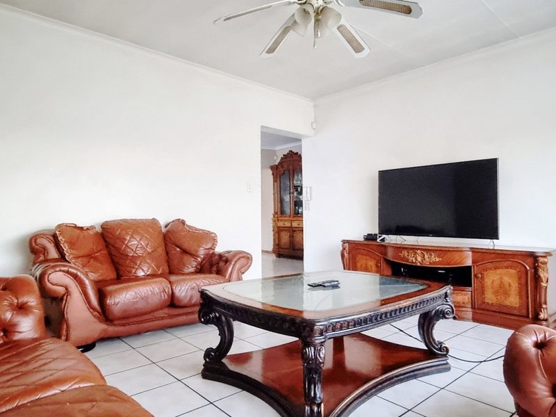 Well-Appointed Four-Bedroom Home with Flat, Heated Pool and Lapa - Photo 2