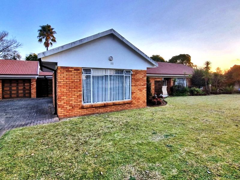Well-Appointed Four-Bedroom Home with Flat, Heated Pool and Lapa - Photo 1