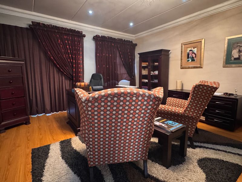 Impressive Luxury Off-the-Grid Estate Living at its Finest in Three Rivers East - Photo 5