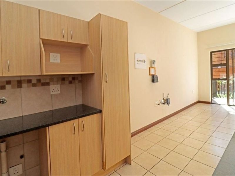 2009 COUNTRY LIFE RETIREMENT ,STANLEY ROAD , POMONA, KEMPTON PARK - Photo 2