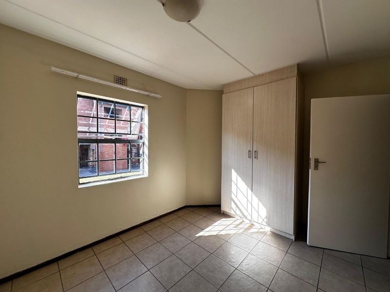 Modern 1-Bedroom Ground Floor Apartment to Rent in Midrand - Photo 3