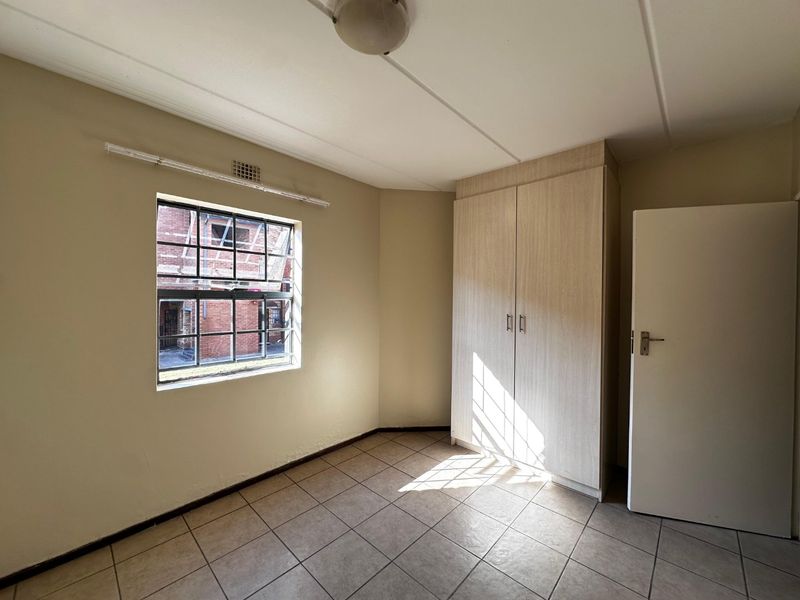 Modern 1-Bedroom Ground Floor Apartment to Rent in Midrand - Photo 4