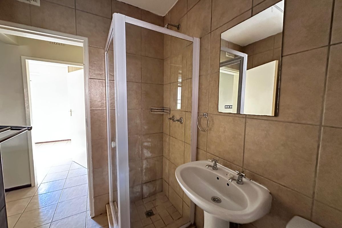 Modern 1-Bedroom Ground Floor Apartment to Rent in Midrand - Photo 5
