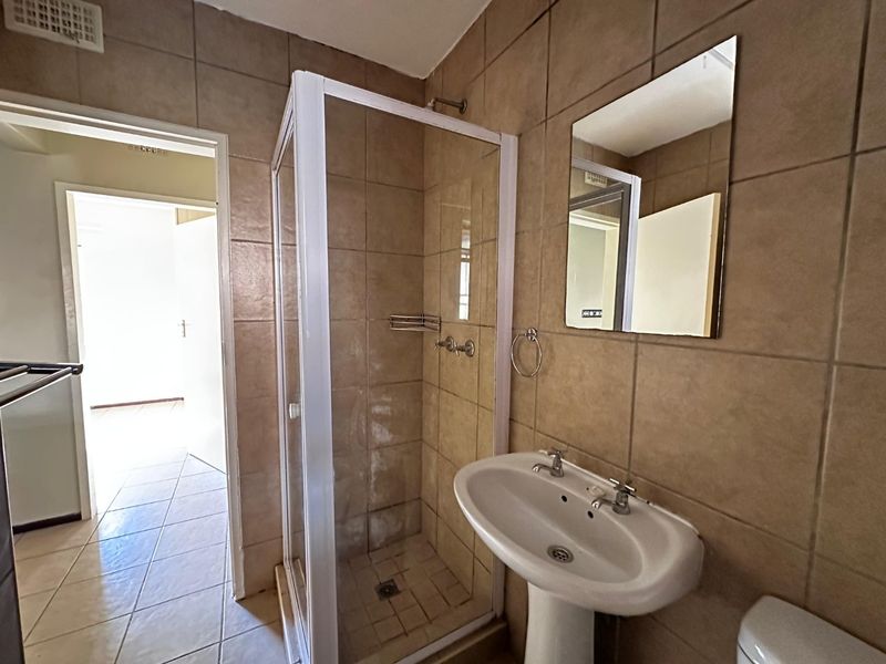 Modern 1-Bedroom Ground Floor Apartment to Rent in Midrand - Photo 5
