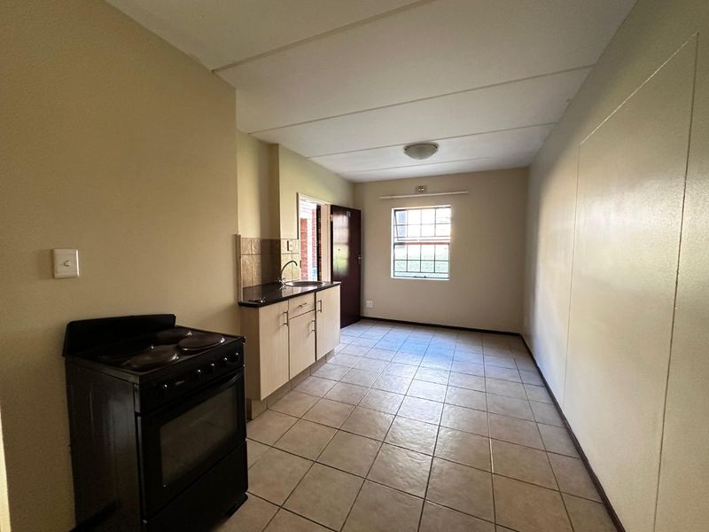 Modern 1-Bedroom Ground Floor Apartment to Rent in Midrand - Photo 2