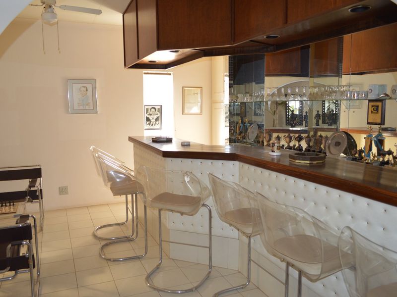 SOLE AND EXCLUSIVE MANDATE PRIVATELY PRESENTED BY HEART AND HOME REALTY  - Photo 1