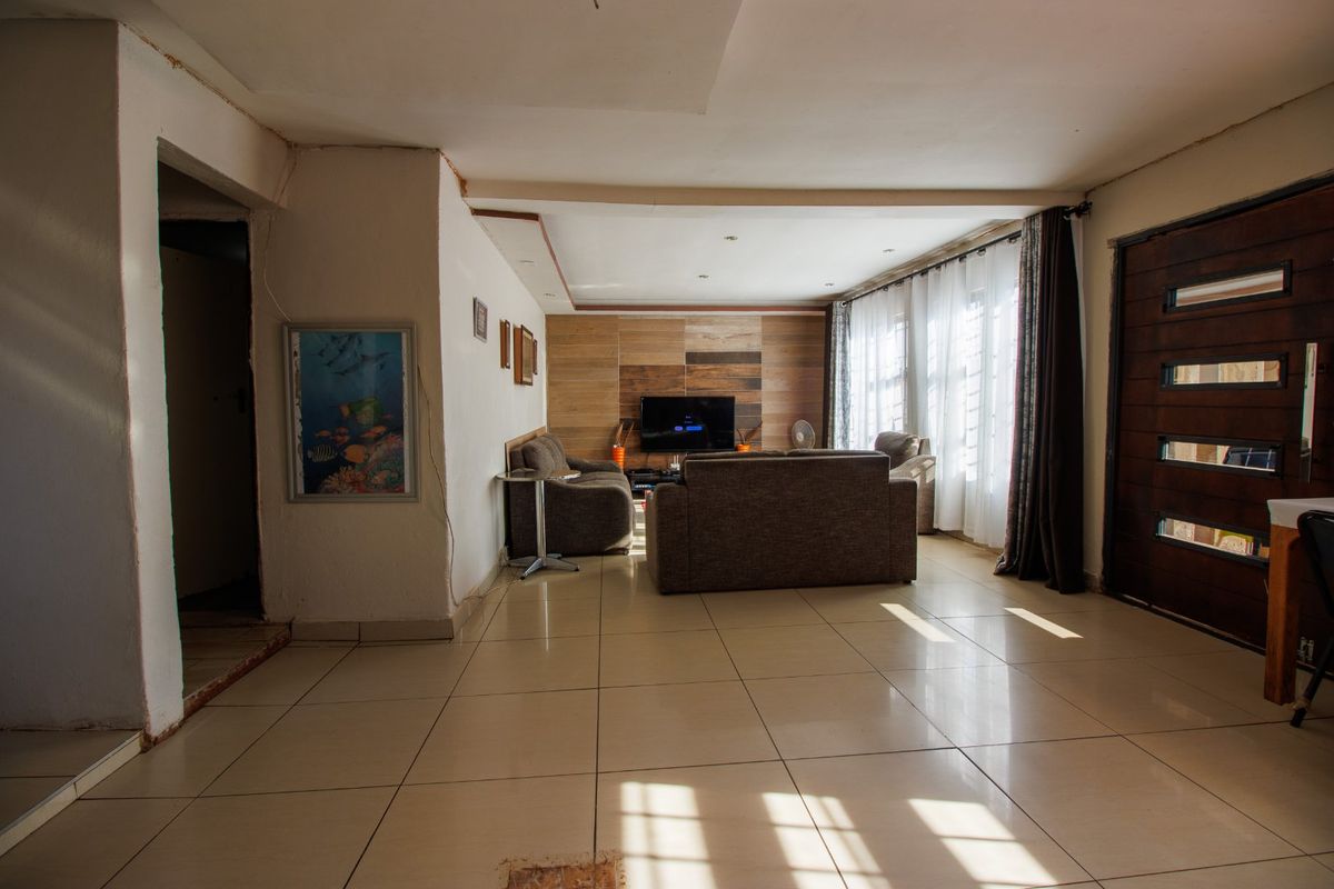 Affordable 3-Bedroom Home with Endless Potential in Lehae - Photo 2