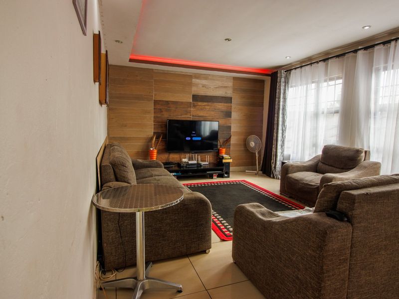 Affordable 3-Bedroom Home with Endless Potential in Lehae - Photo 3