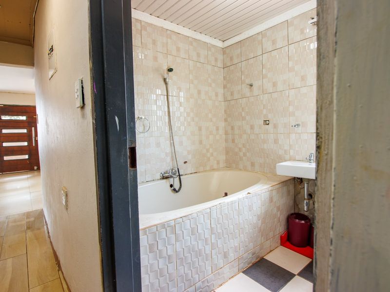 Affordable 3-Bedroom Home with Endless Potential in Lehae - Photo 10