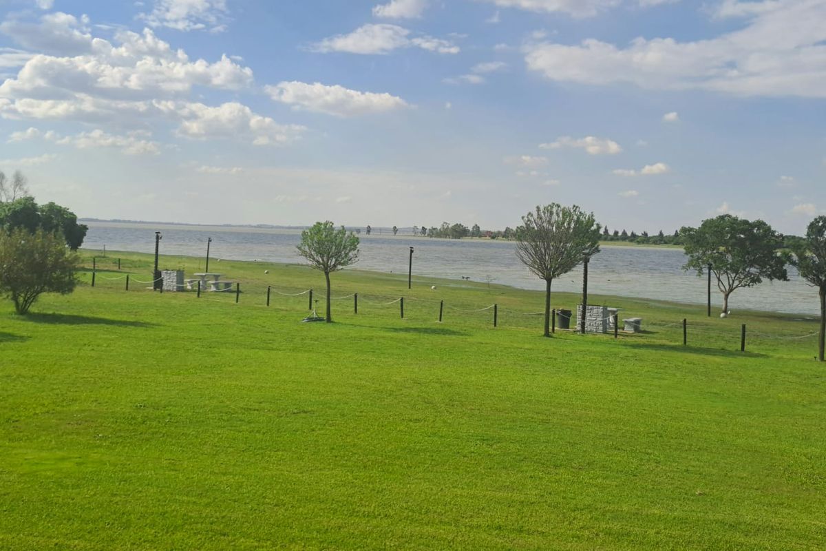 Exclusive Waterfront Lifestyle & Investment Estate on the Vaal Dam - Photo 2