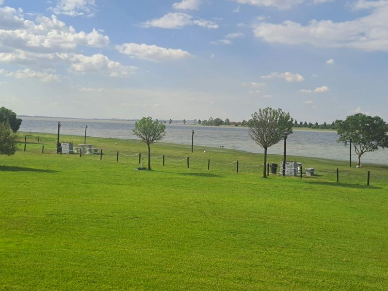 Exclusive Waterfront Lifestyle & Investment Estate on the Vaal Dam - Photo 2