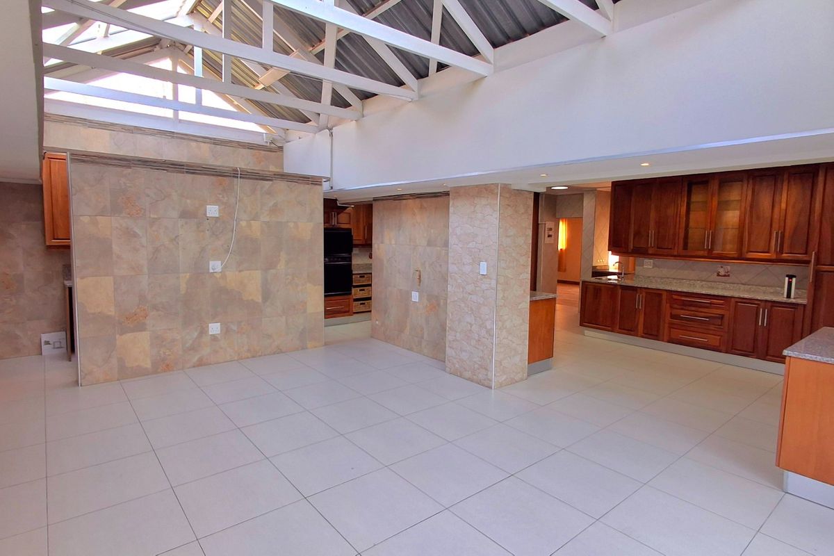 Beautiful 4-Bedroom, 3-Bathroom Home in a Sought-After Area of Sasolburg - Photo 2