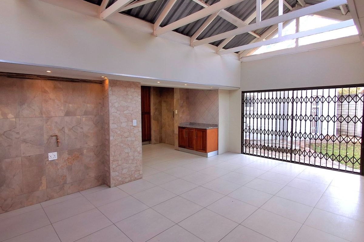 Beautiful 4-Bedroom, 3-Bathroom Home in a Sought-After Area of Sasolburg - Photo 5