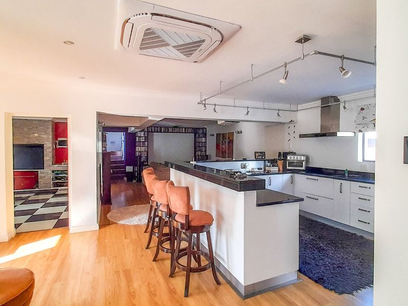 Electronically Smart Coastal Luxury Home for Sale in Sunrise on Sea - EXCLUSIVE Mandate - Photo 7