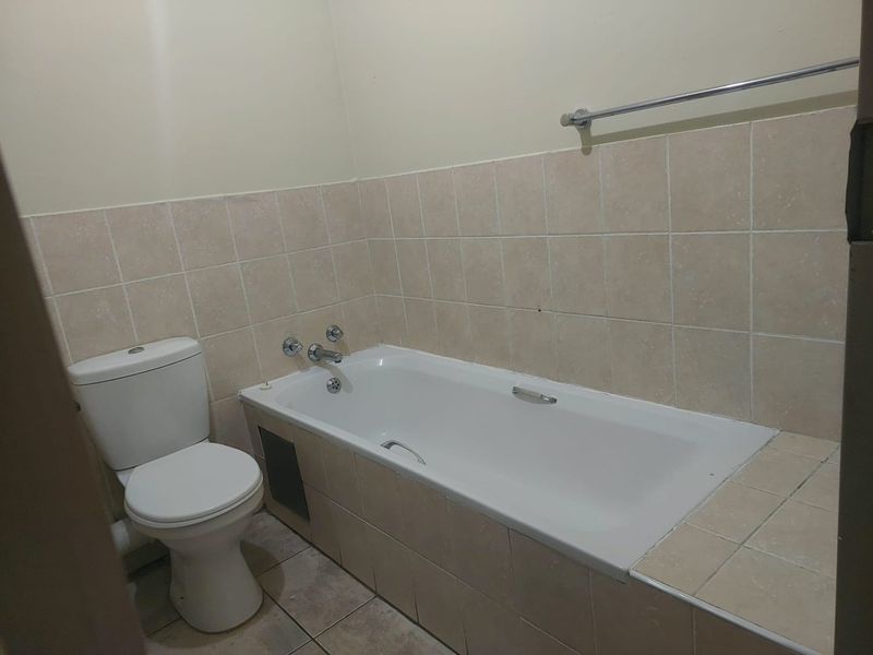 2 Bedroom 2 Bathroom Apartment For Rent - Photo 10