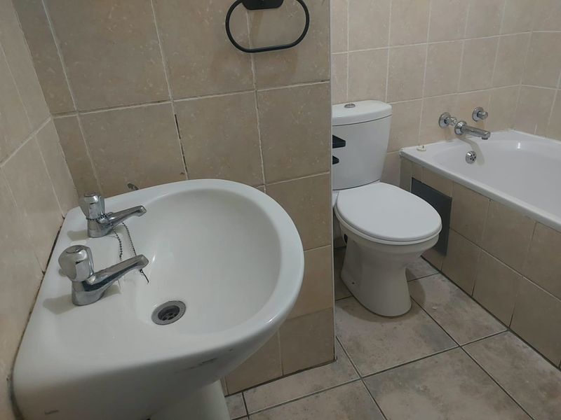 2 Bedroom 2 Bathroom Apartment For Rent - Photo 8