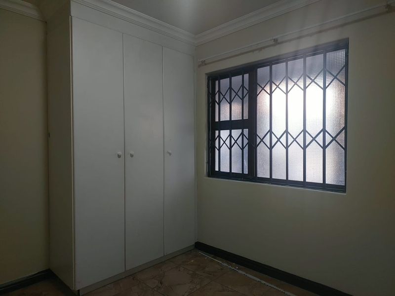 2 Bedroom 2 Bathroom Apartment For Rent - Photo 3