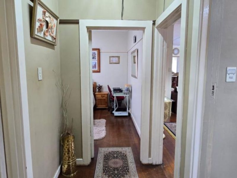 Unique Spacious 3 Bedroom Home Plus Cottage - Photo 9