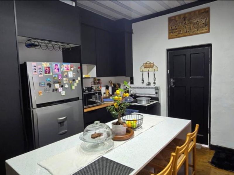 Unique Spacious 3 Bedroom Home Plus Cottage - Photo 6