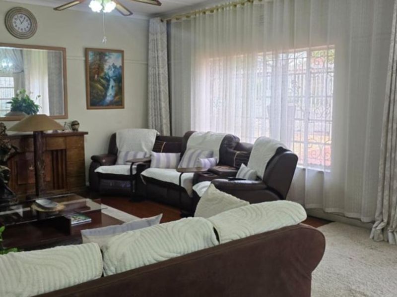 A Stunning 3 Bedroom Home In Homestead - Photo 2