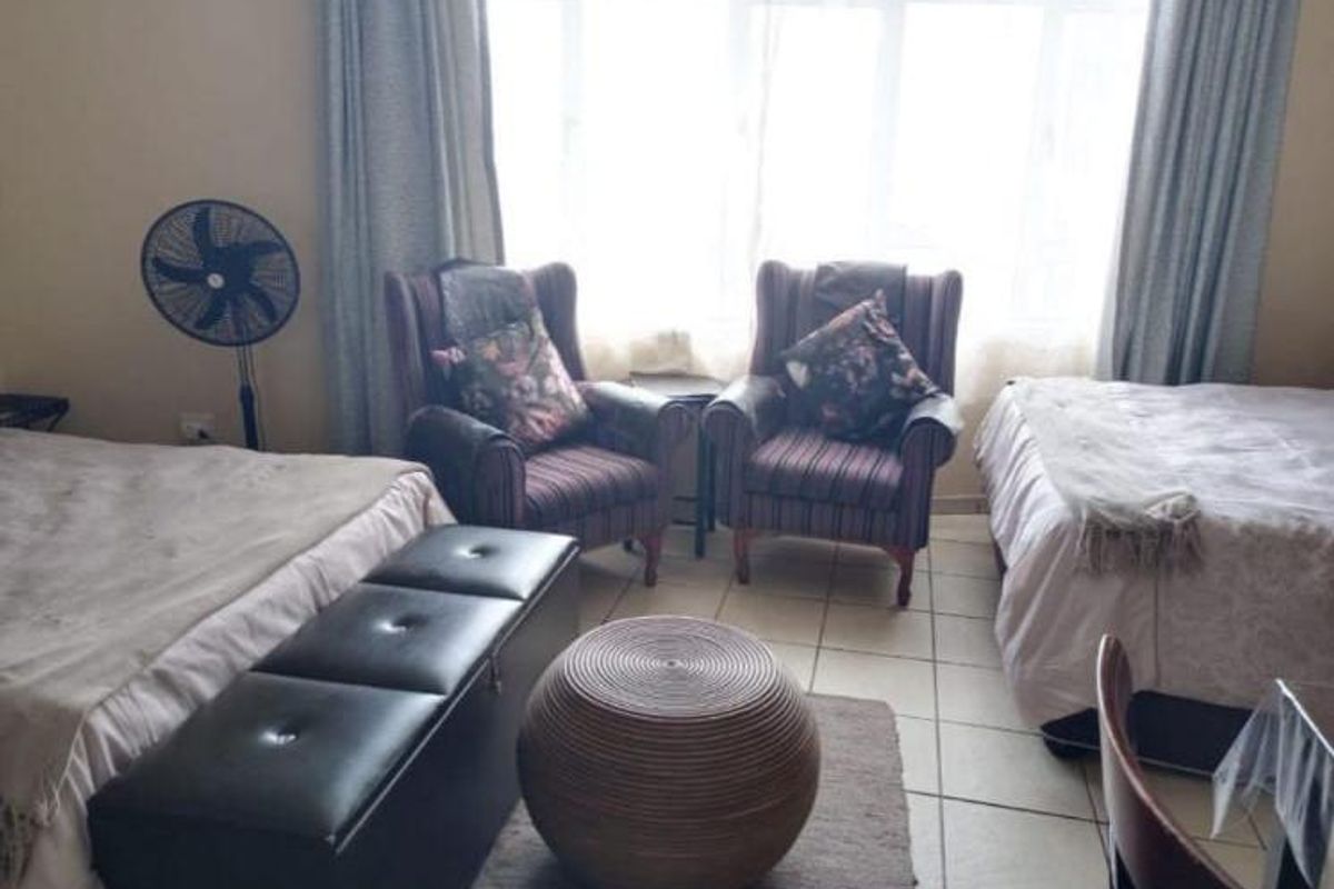 A Studio Apartment For Sale In South Beach, Durban - Photo 4