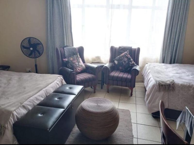 A Studio Apartment For Sale In South Beach, Durban - Photo 4