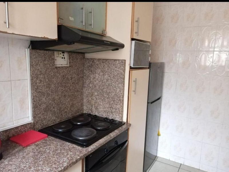 A Studio Apartment For Sale In South Beach, Durban - Photo 2