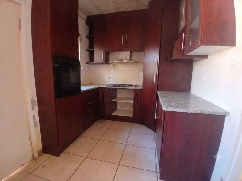 3 Bedroom House with an additional two rooms outside and outside toilet  - Photo 6