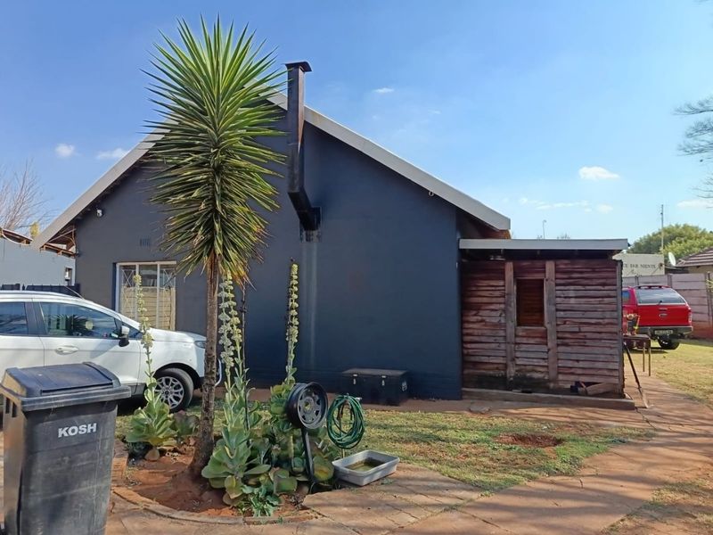 3 Bedroom house for sale in Stilfontein - Photo 3