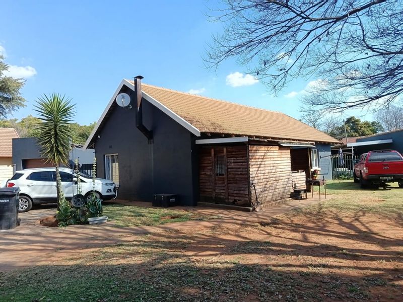 3 Bedroom house for sale in Stilfontein - Photo 1