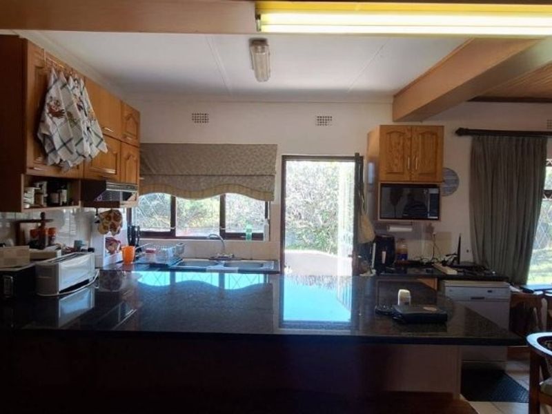 Stunning Sea Views In A Secure Complex - Photo 9