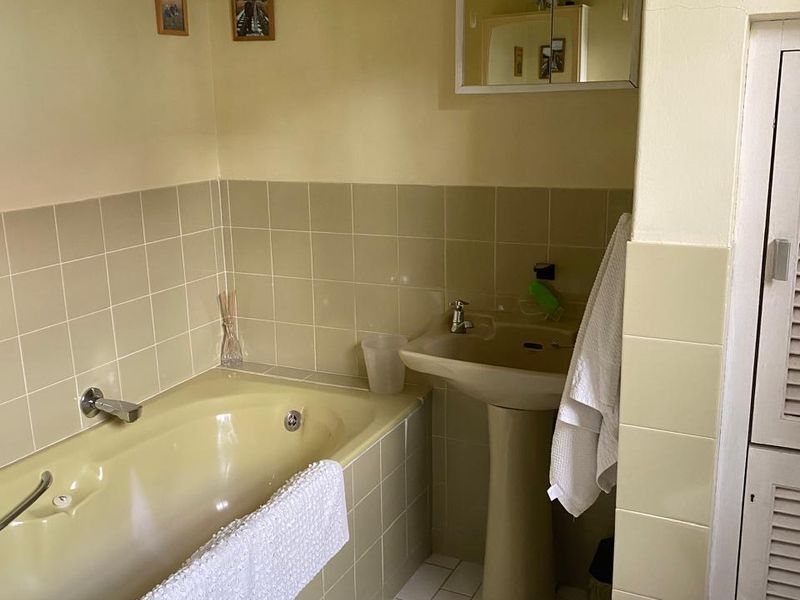 3 Bedroom House in Diep River - Photo 9